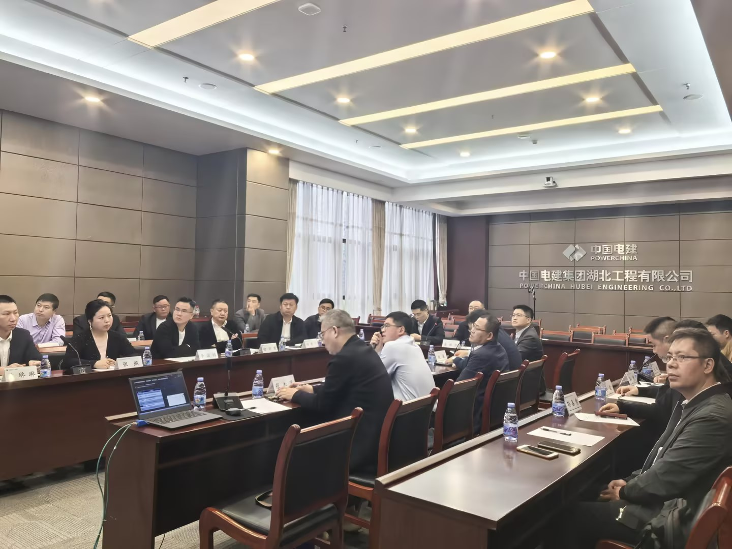 光伏電站_家用太陽能光伏發電_光伏發電代理加盟